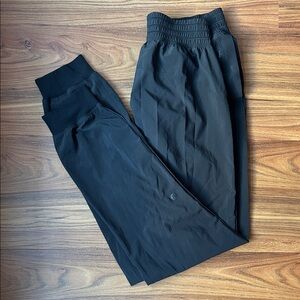 Lululemon Like New Black Joggers size 4